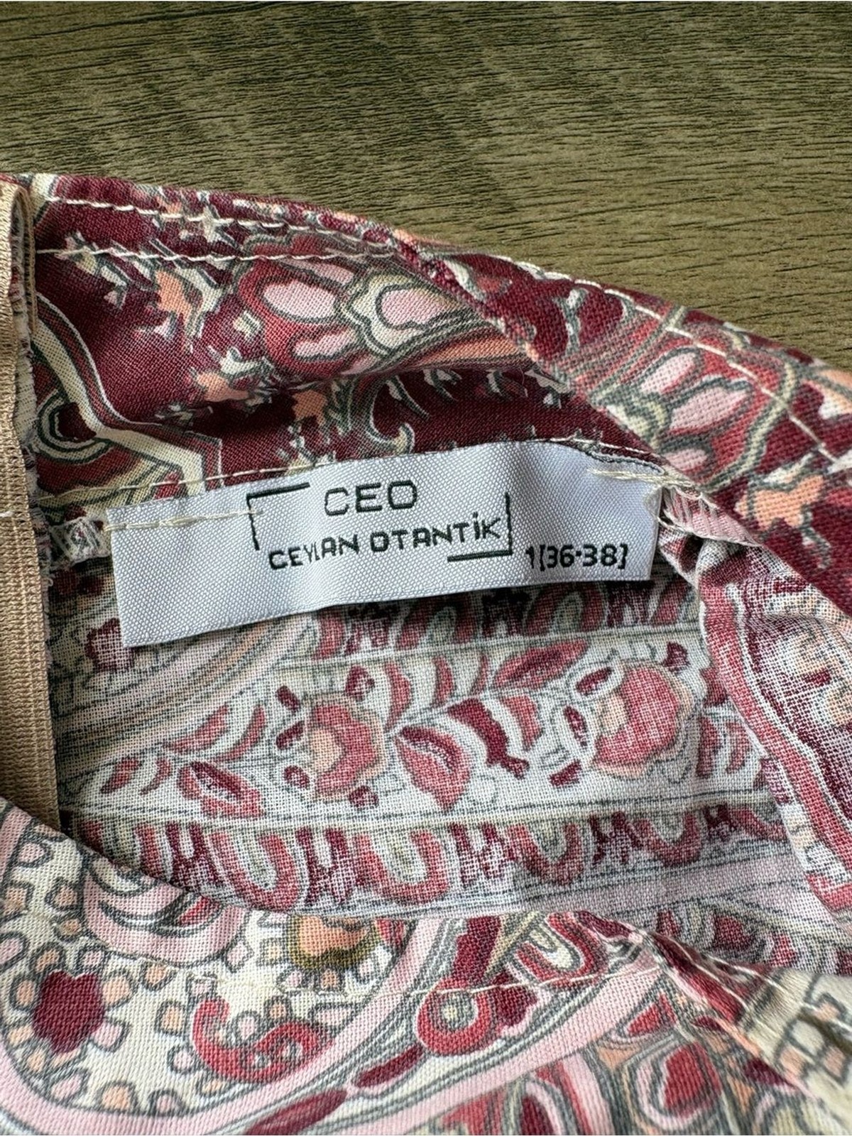 Bishop Sleeve Paisley Shift Dress in Dusty Pink size 1(36-38)