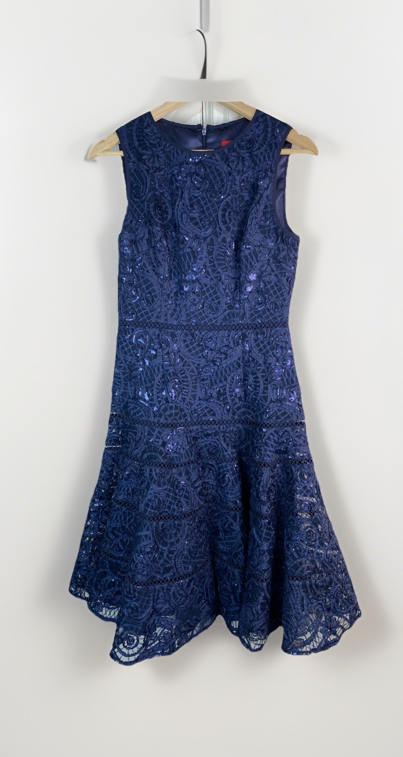 Carmen Marc Valvo Women’s 4 Blue Sequin Sleeveless Fit and Flare Cocktail Dress