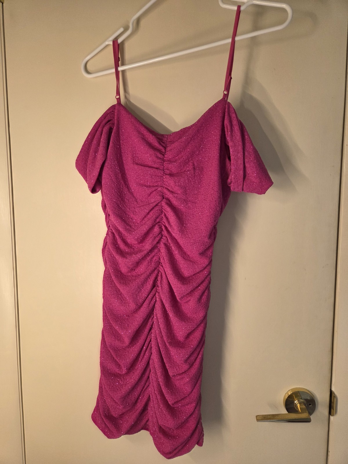 Emerald Sundae Pink Glitter Sweetheart Cold Shoulder Ruched Bodycon Knee L