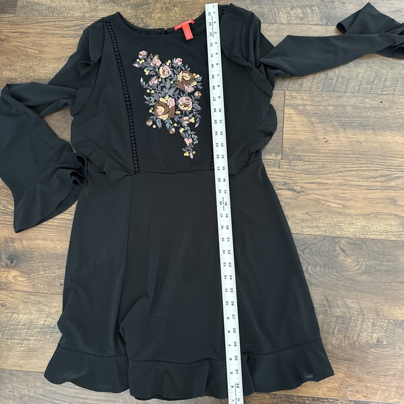 Chelsea & Violet Black Embroidered Beaded Ruffle Bell Sleeve Dress Medium EUC B9