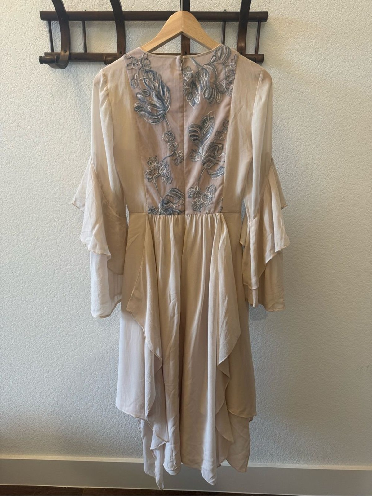 BCBGMAXAZRIA Silk Blush Embroidered Mesh Handkerchief Hem Dress XS Romantic