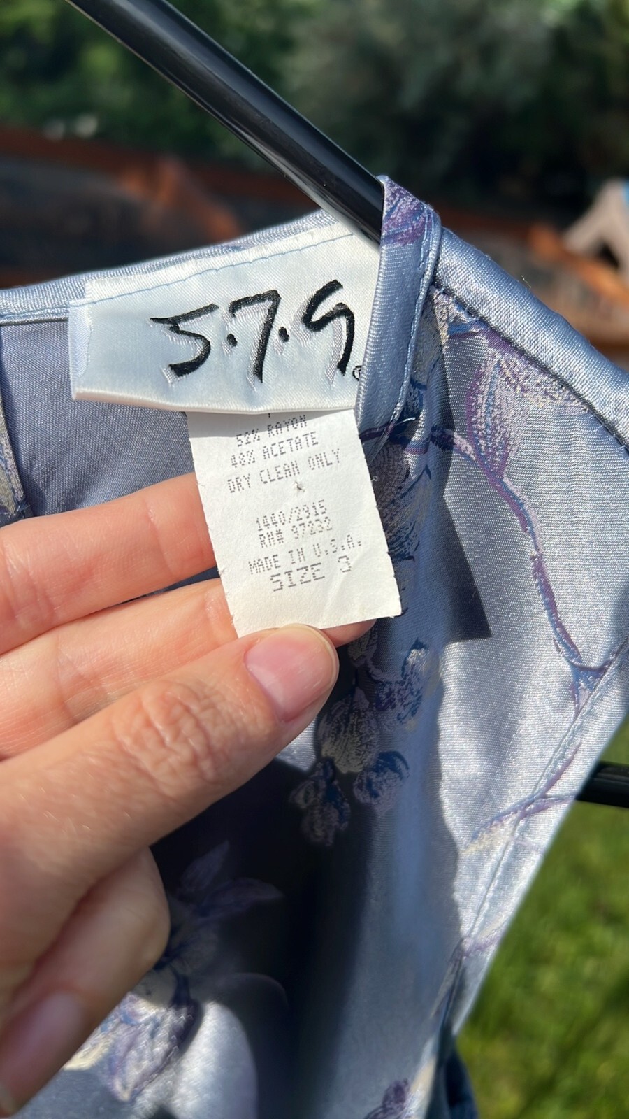 EUC 5•7•9 Lavender Floral Satin Dress • Size 3 Juniors