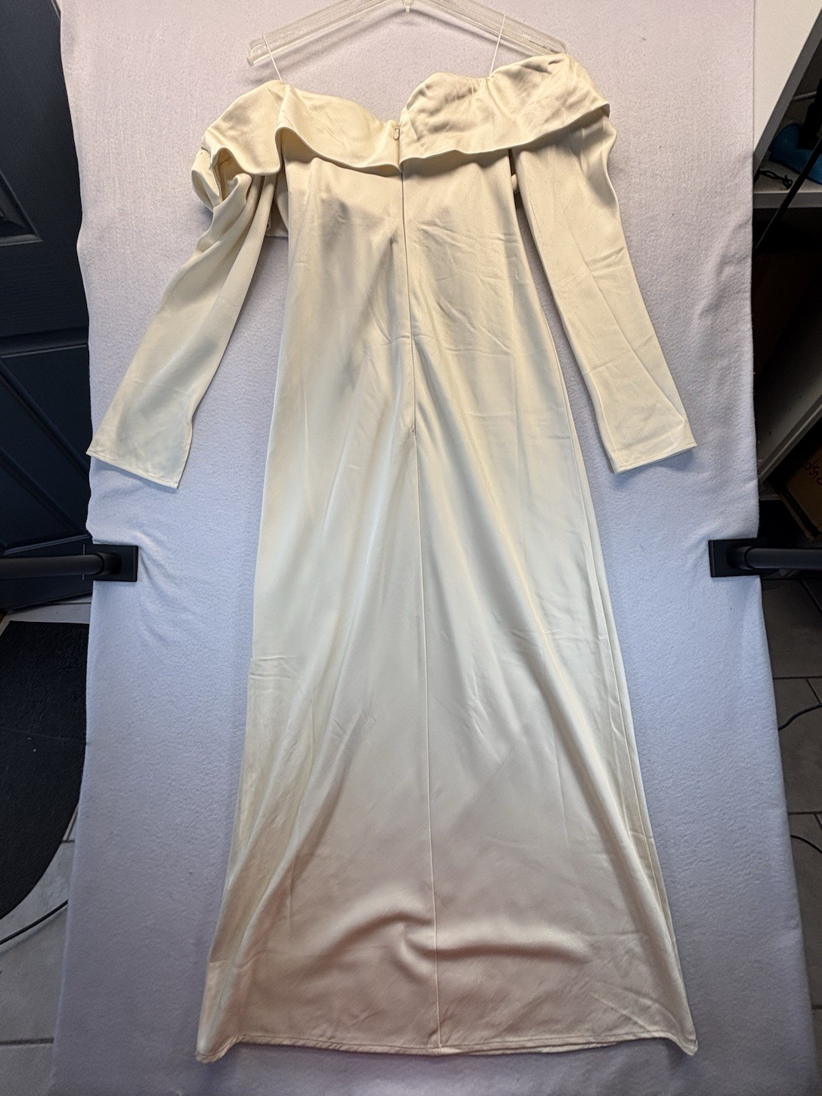 NWT Significant Other Ecru Off Shoulder Maxi Dress Size 6 Long Sleeve Formal
