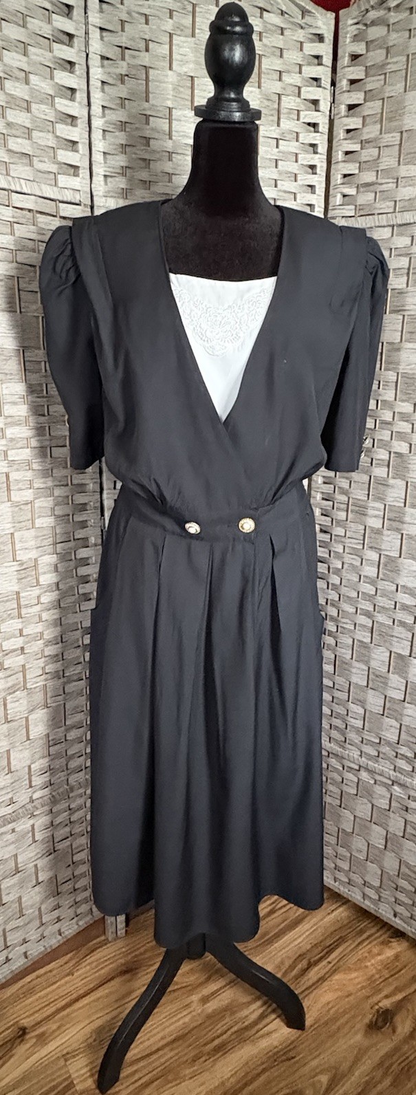Caroline Wells Pearl Button Front Black Embroidered Vintage Dress Size 8