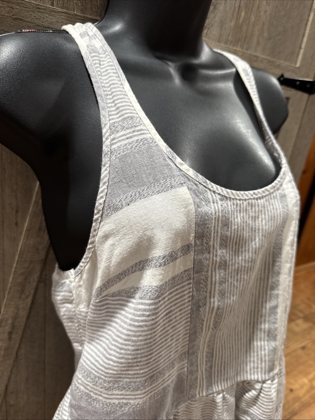 Lou & Grey Sz 8 Gray White Striped Racerback Dress Zipper Pockets