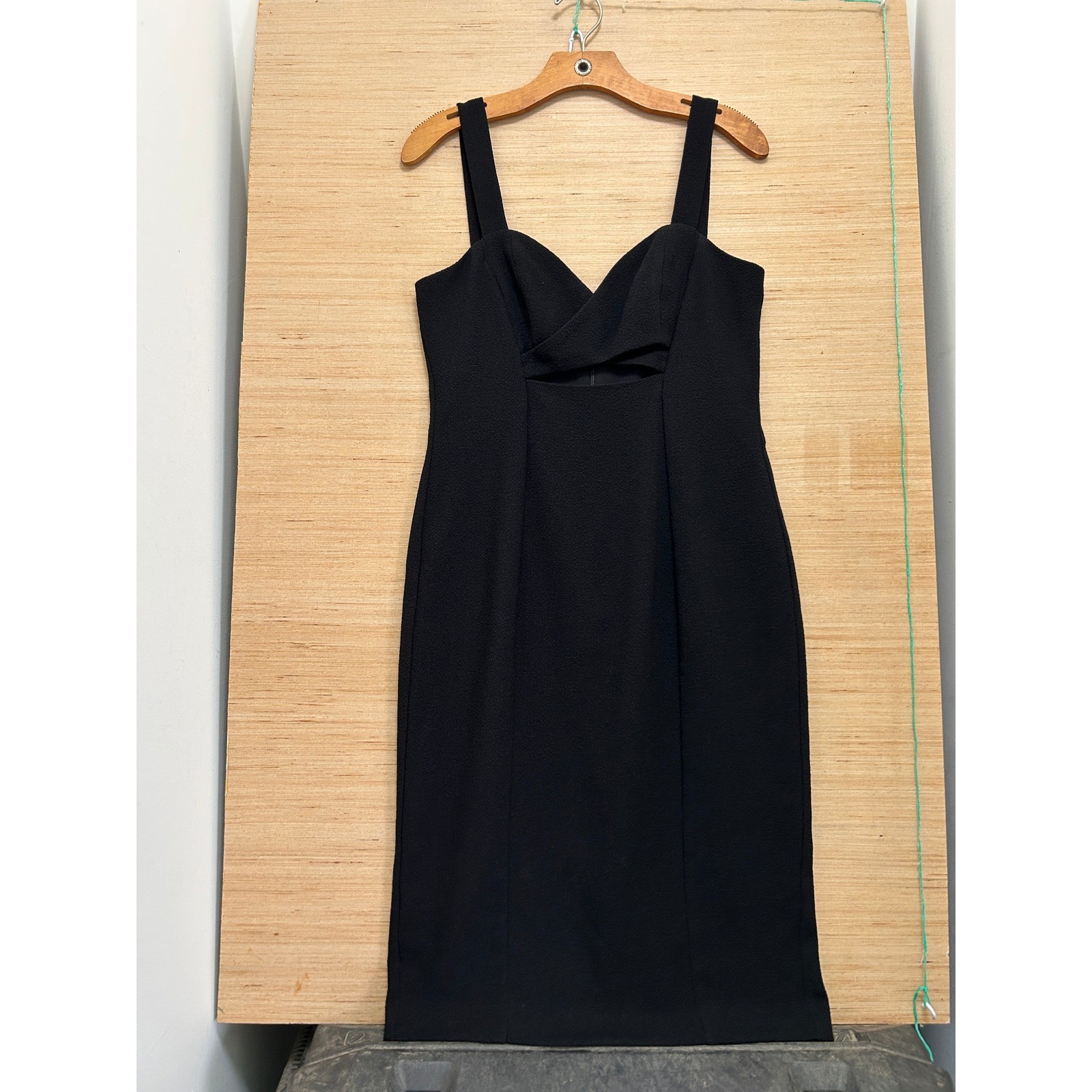 Black Halo Women Black Textured Crepe Cutout Sheath Midi Dress Size 8 LBD