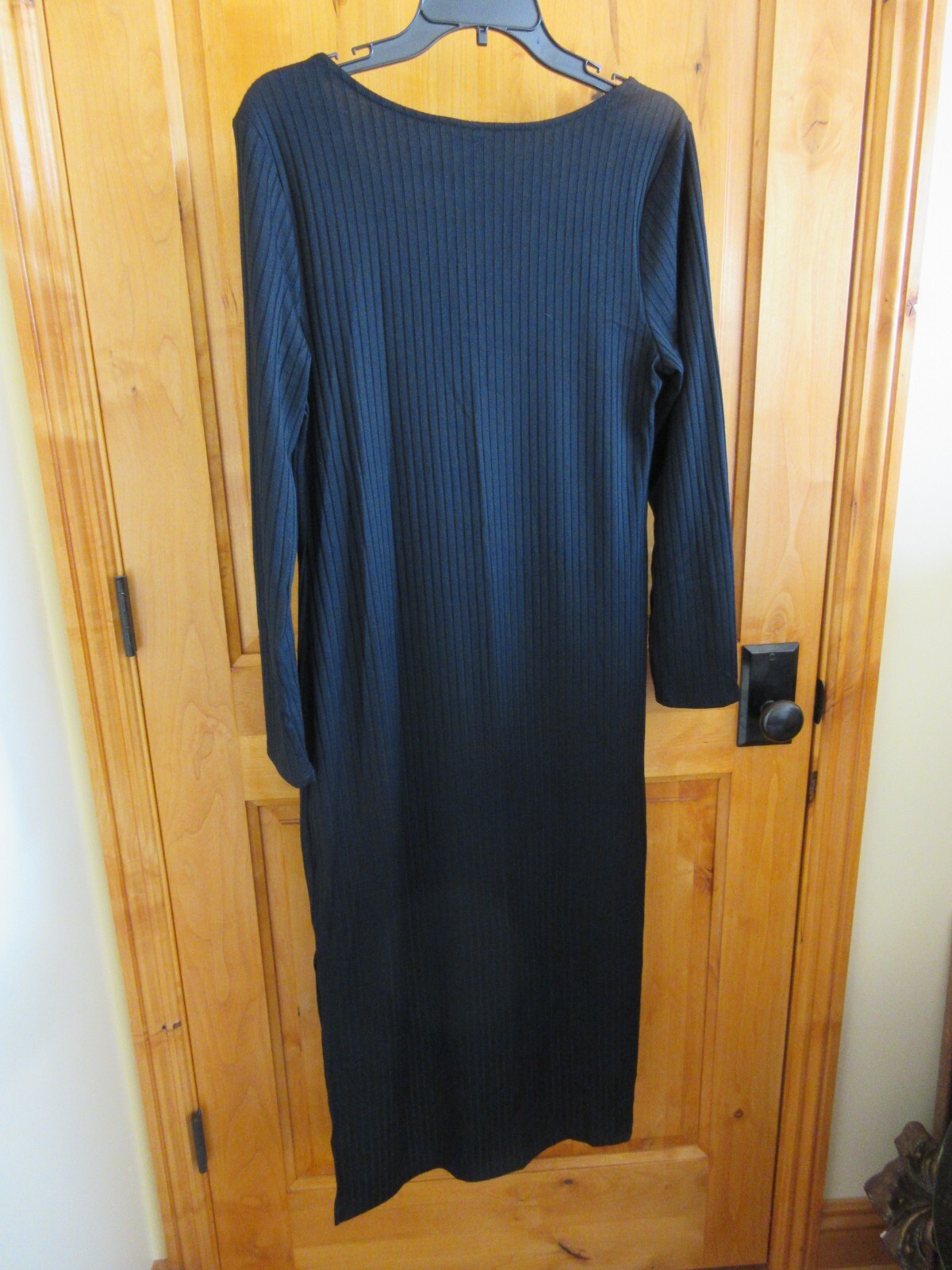 A NEW DAY SIZ M BLACK DRESS VERTICAL STRIPE LSLV MAXI WRINKLE RESISTANT VENT HEM