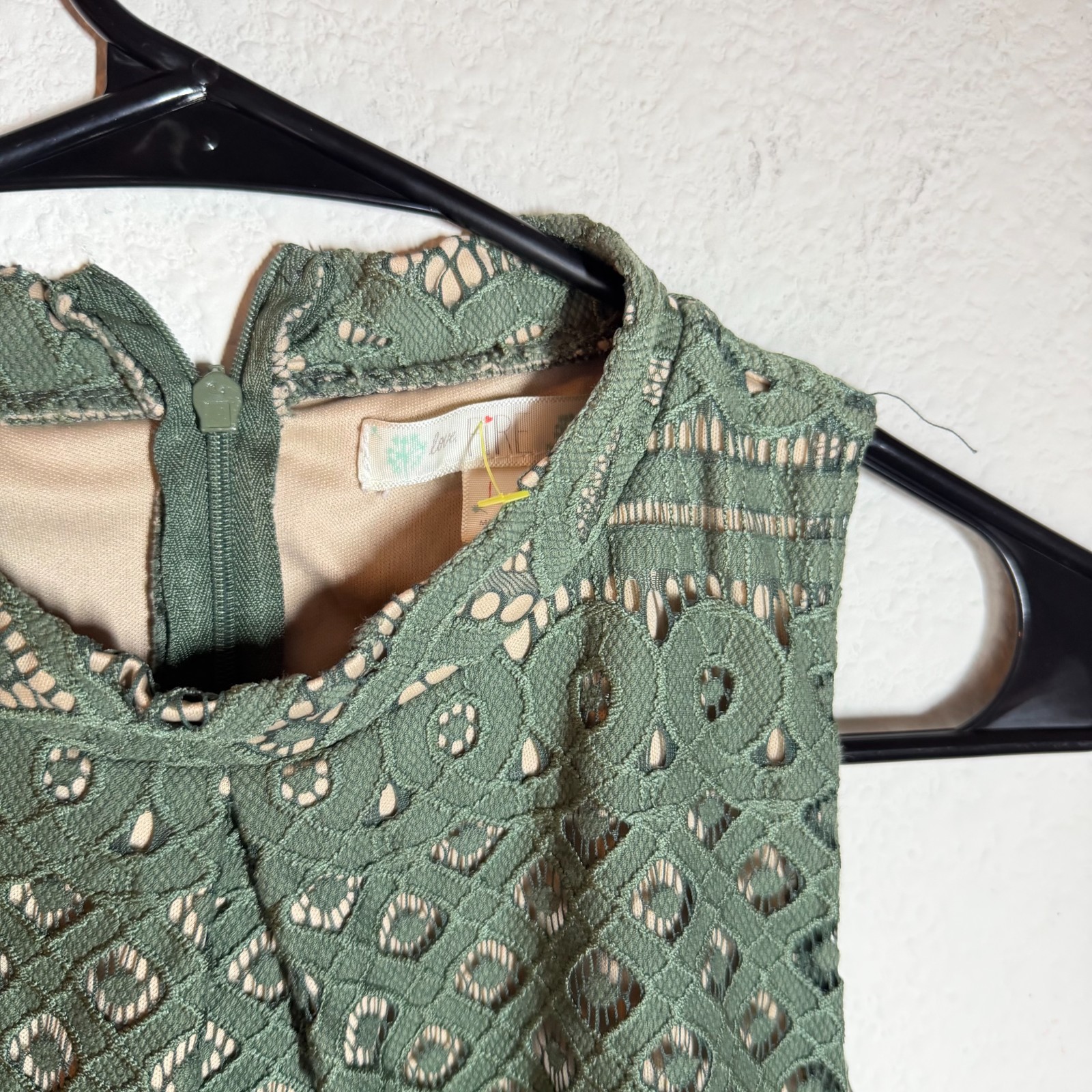 Love, Fire Lace Mini Dress Womens Large Sage Green Lined Sleeveless Back Zip