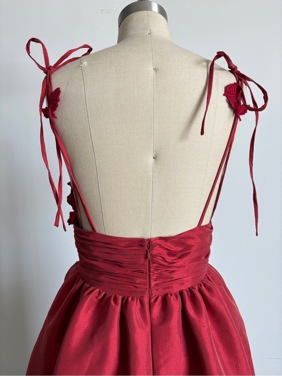 $689 For Love And Lemons “Esmeralda” High-Low Appliqué Gown in Red Sz Small