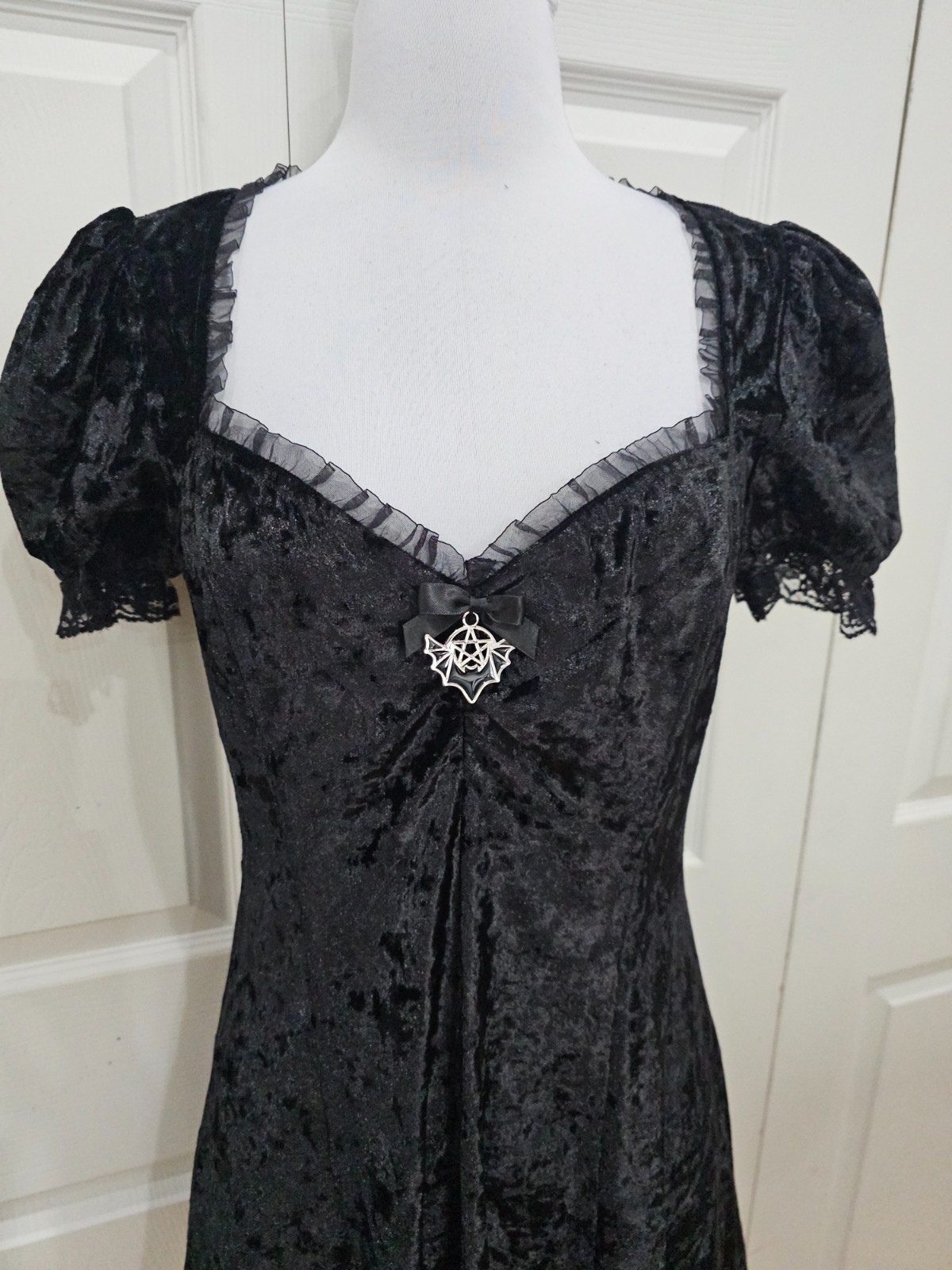 Dolls Kill The Grave Girls Goth Sweeter Than Midnight Black Velvet Mini Dress S