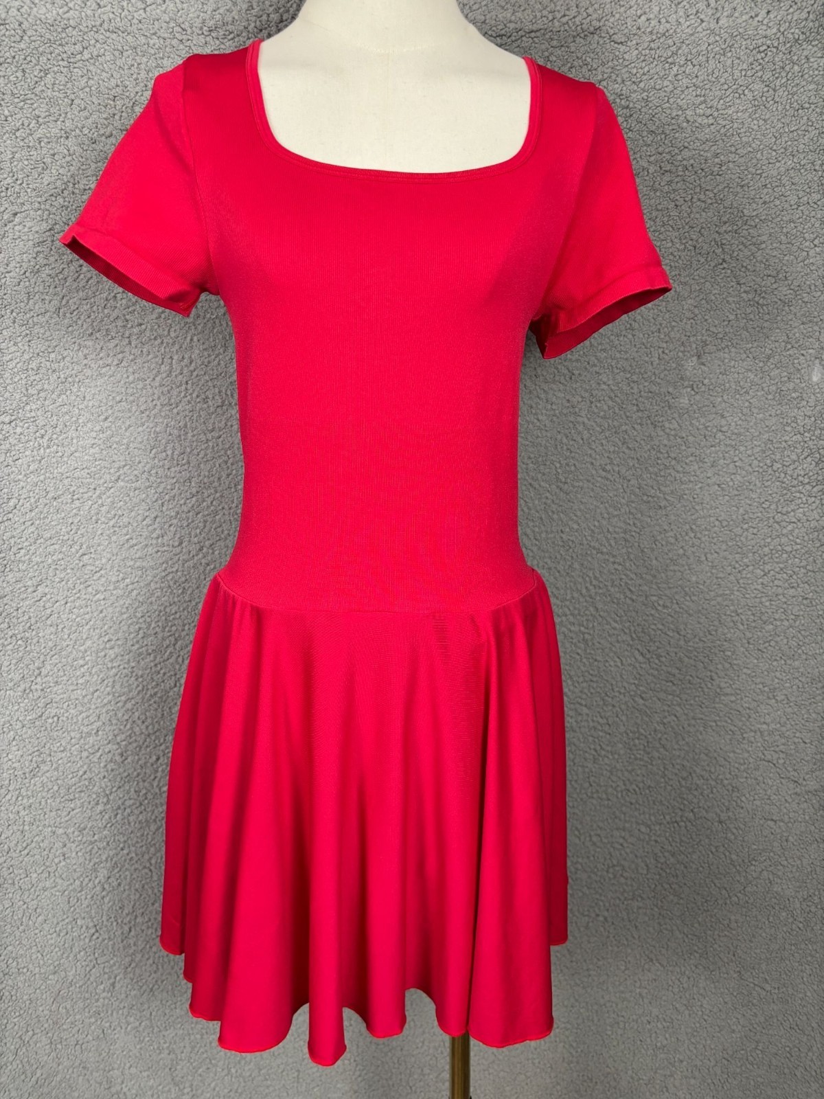 OQQ Women’s Short-Sleeve Mini Dress Square Neck Flared Hem Red Size Lg NWOT’s.