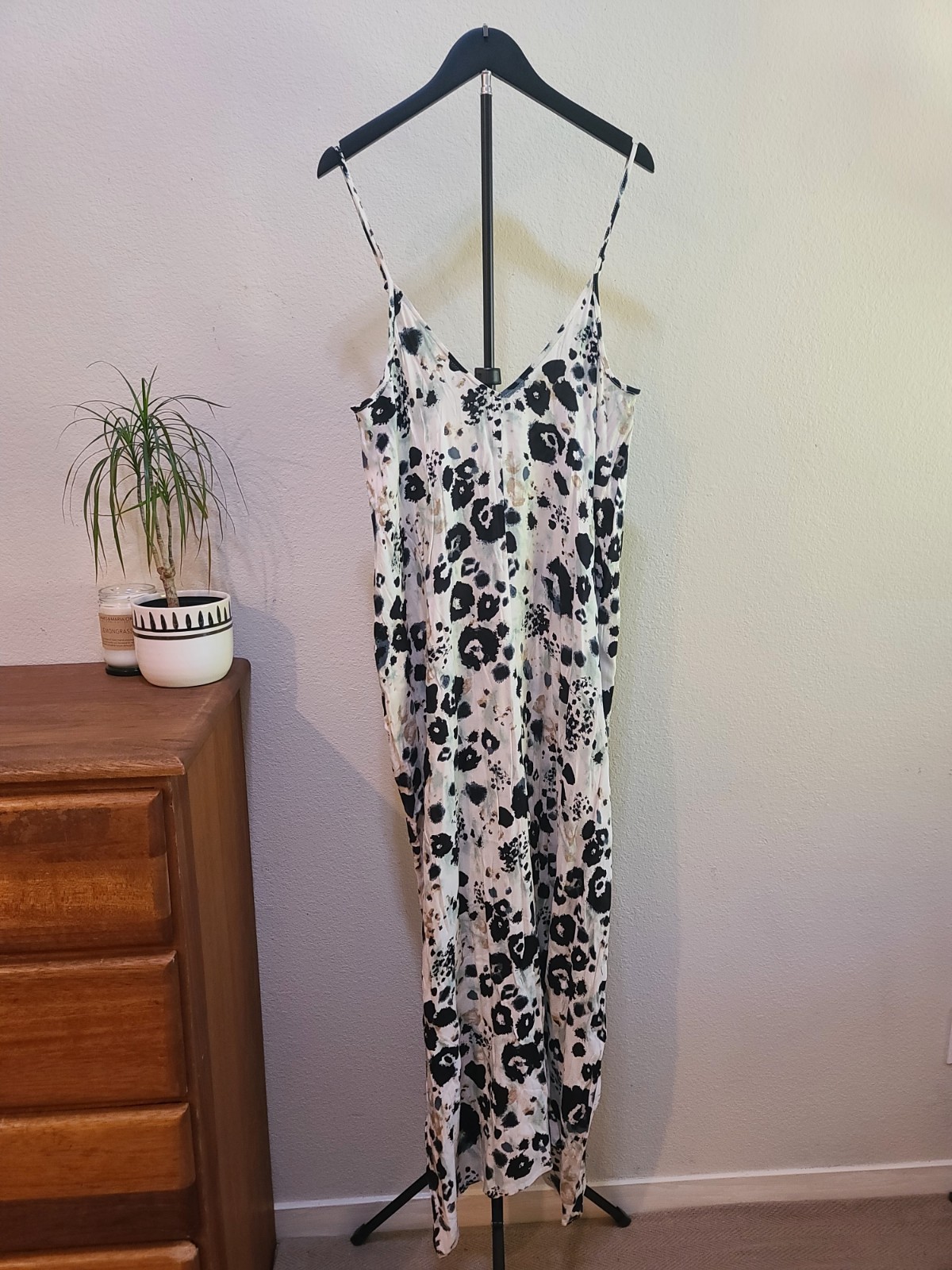 Lovestitch Women’s S/M Ivory/Black/Sage V-Neck Adjustable Strap Maxi Slip Dress