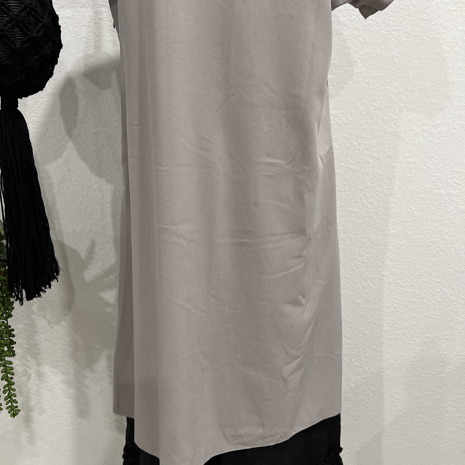 Moyuru Polyester Gray Midi Dress Sz M (item B10)