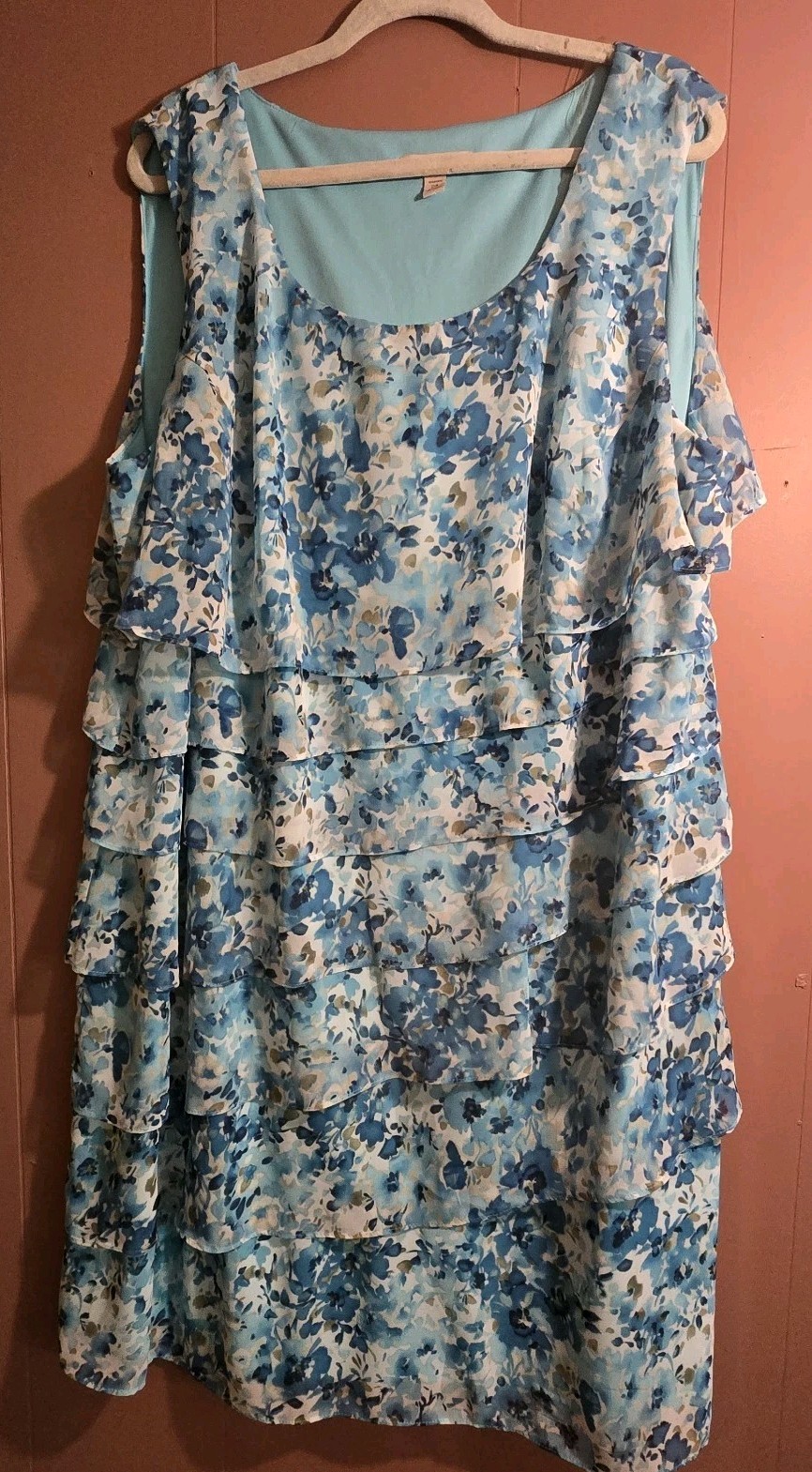 Dressbarn DB Established 1962 Women’s Tiered Blue Floral Midi Sleeveless Dress