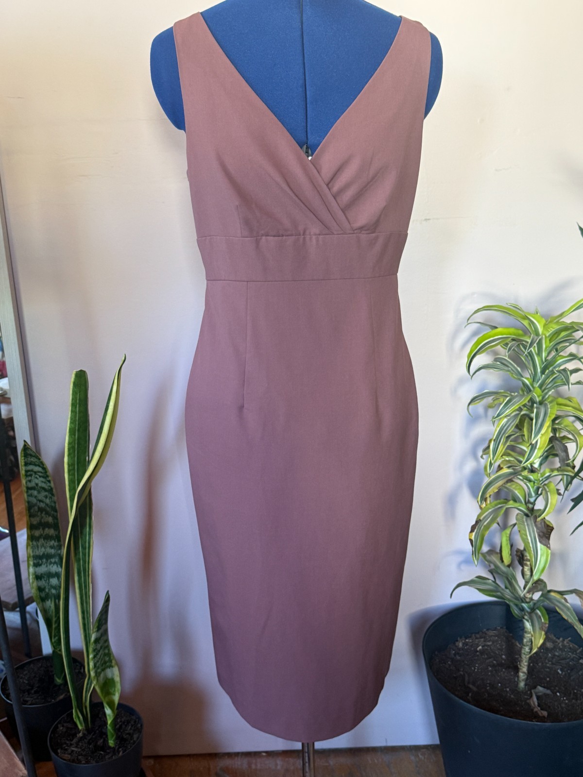 BANANA REPUBLIC women’s sz 6 sleeveless sheath dress, dusty mauve zipper back