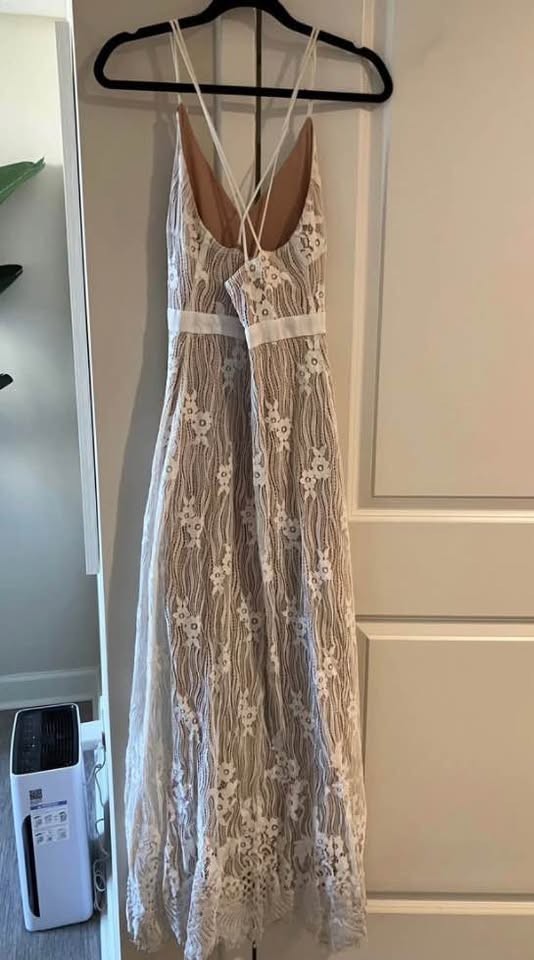 WAYF White & Beige Lace Maxi Dress (S)