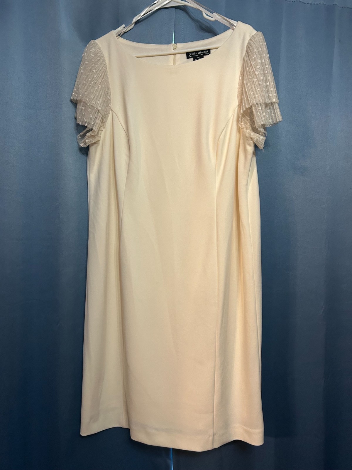 Jessica Howard Sheath Cream color