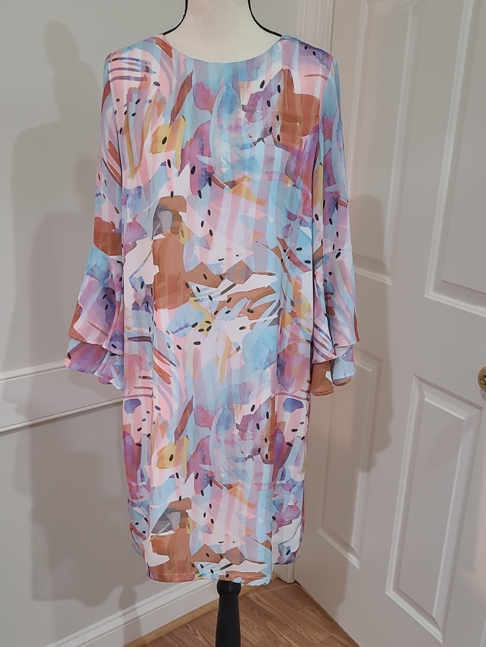 Jade Abstract Watercolor Print Shift Dress in Pastel Pink and Blue – Size M