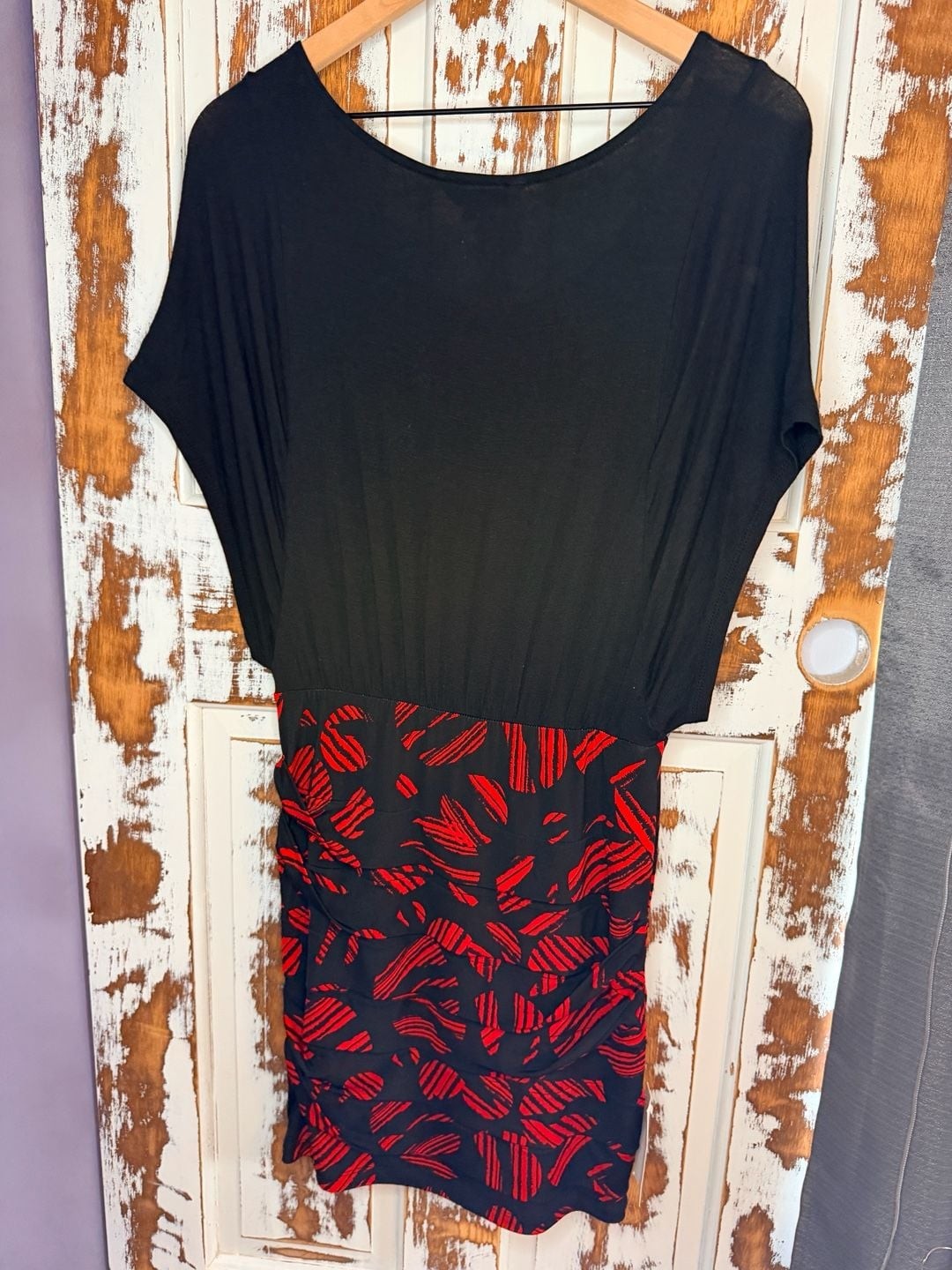 BCBGeneration Black & Red Abstract Print Short Sleeve Ruched Bodycon Dress