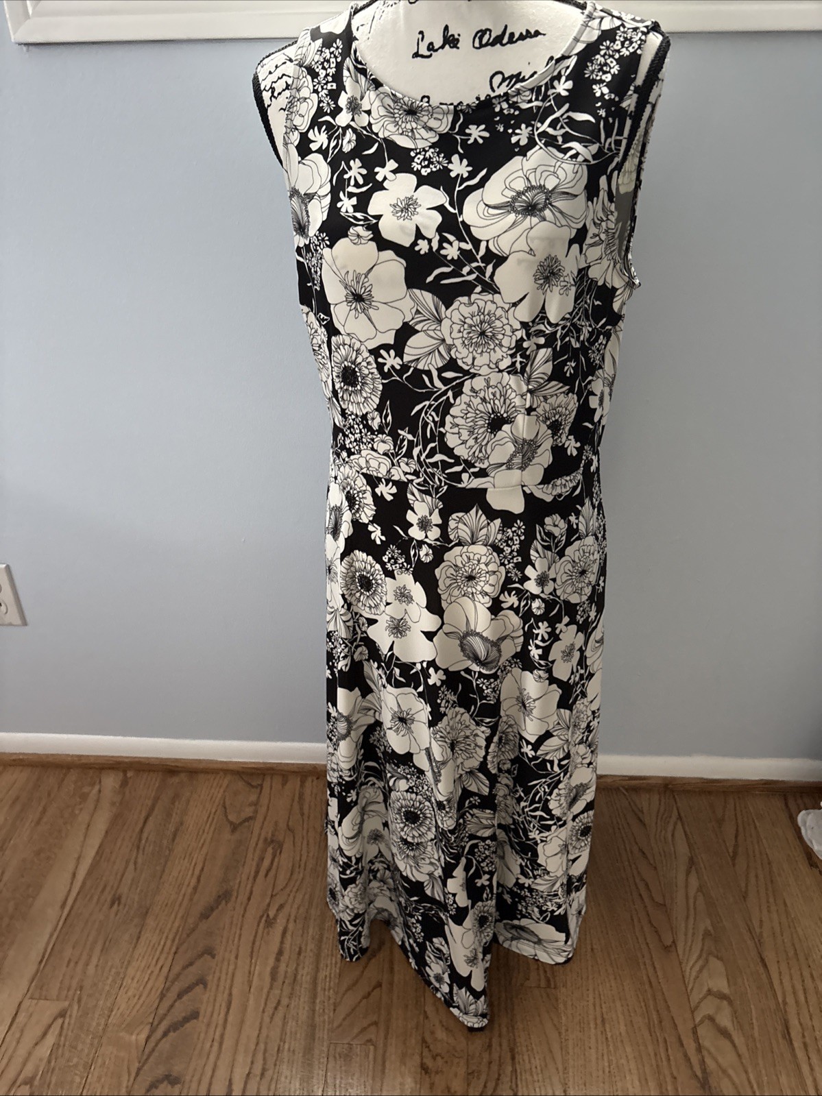 Talbots Black and white floral Sleeveless dress LP Large petite