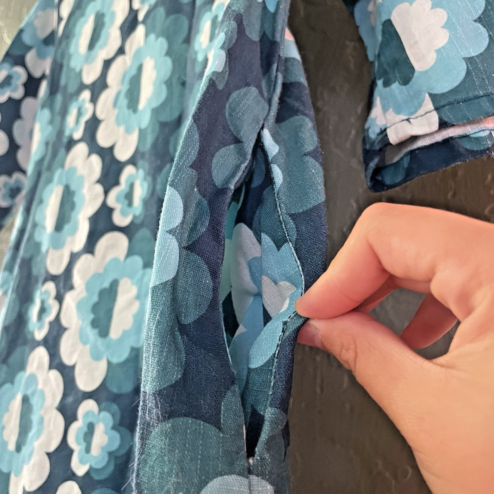Lesley Evers Blue Zinnia Flowers Retro Floral Print Sleeved Dress with Pockets