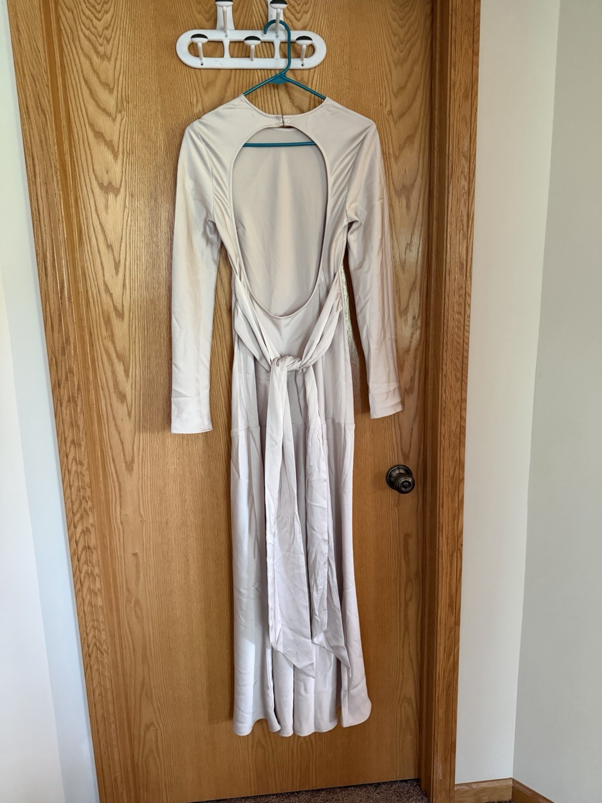 H&M Open Back Long Sleeve Satin Dress In Light Beige Size Small. NWT (runs Small