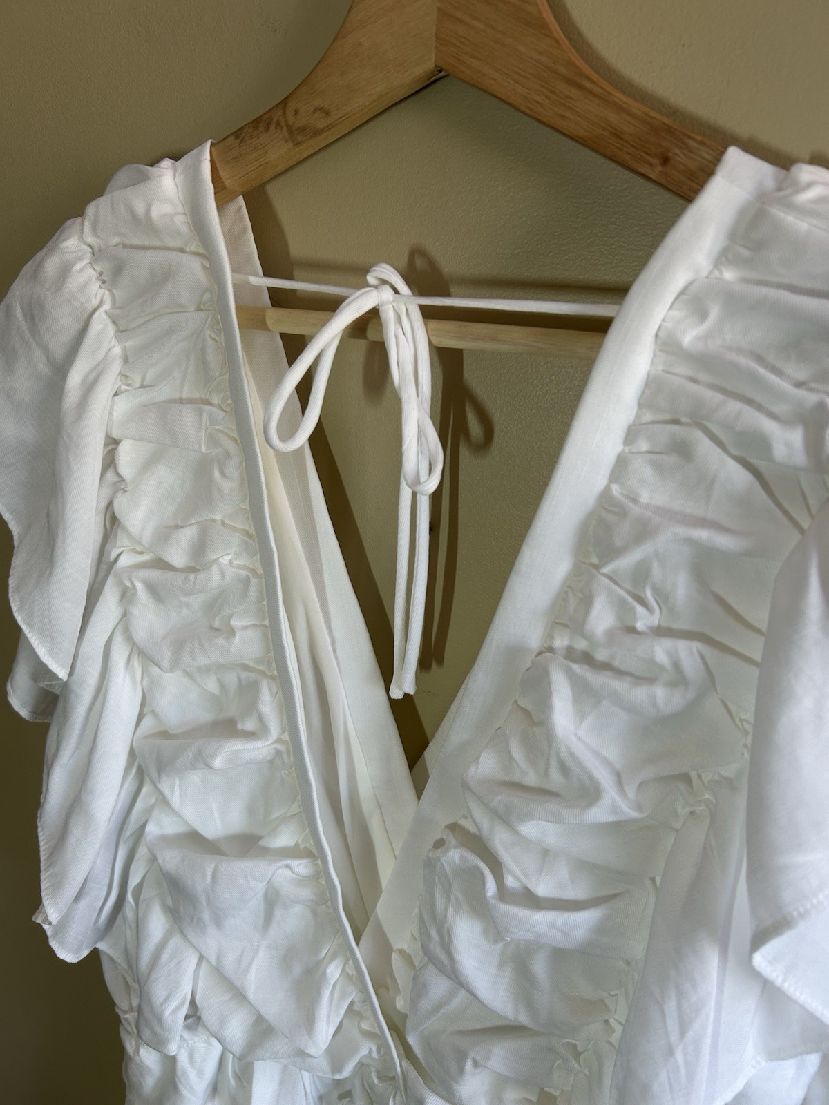 Pookie & Sebastian White Tiered Ruffle Dress Size Medium Crossover Sorority Rush