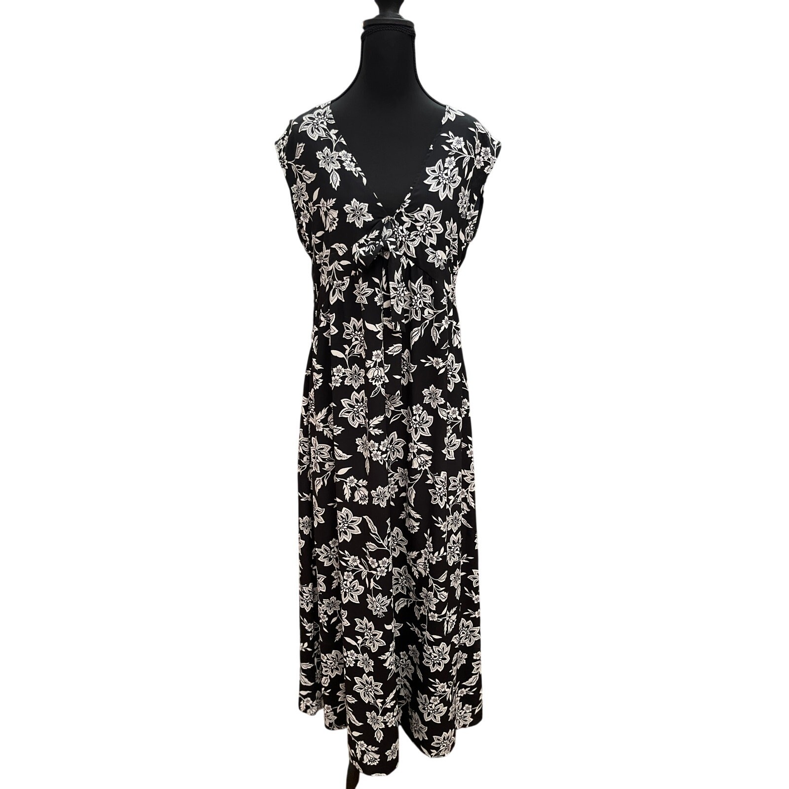 Shop Basic USA Floral V-Neck Maxi Dress – Women’s Large – NWOT
