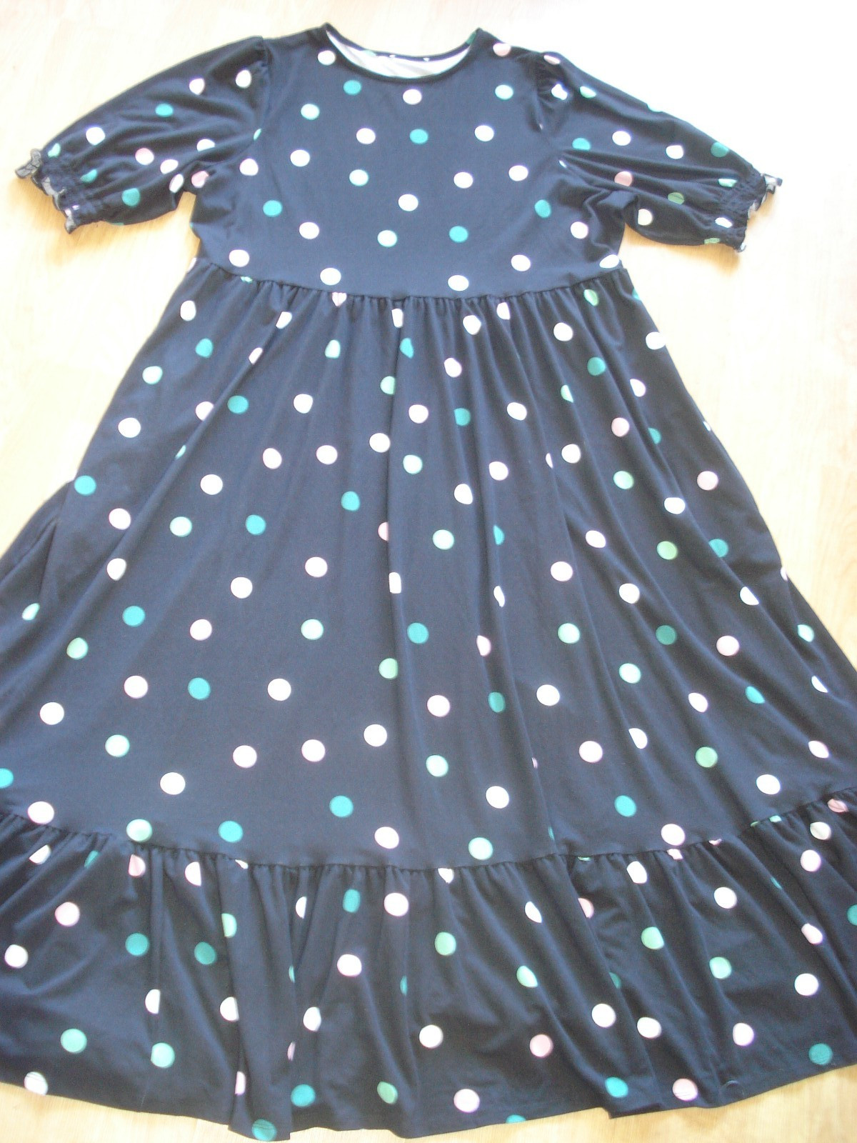 JD WILLIAMS BLACK POLKA DOT POCKETS FLORAL POLY/ELASTANE SHORT SLEEVE UK 16