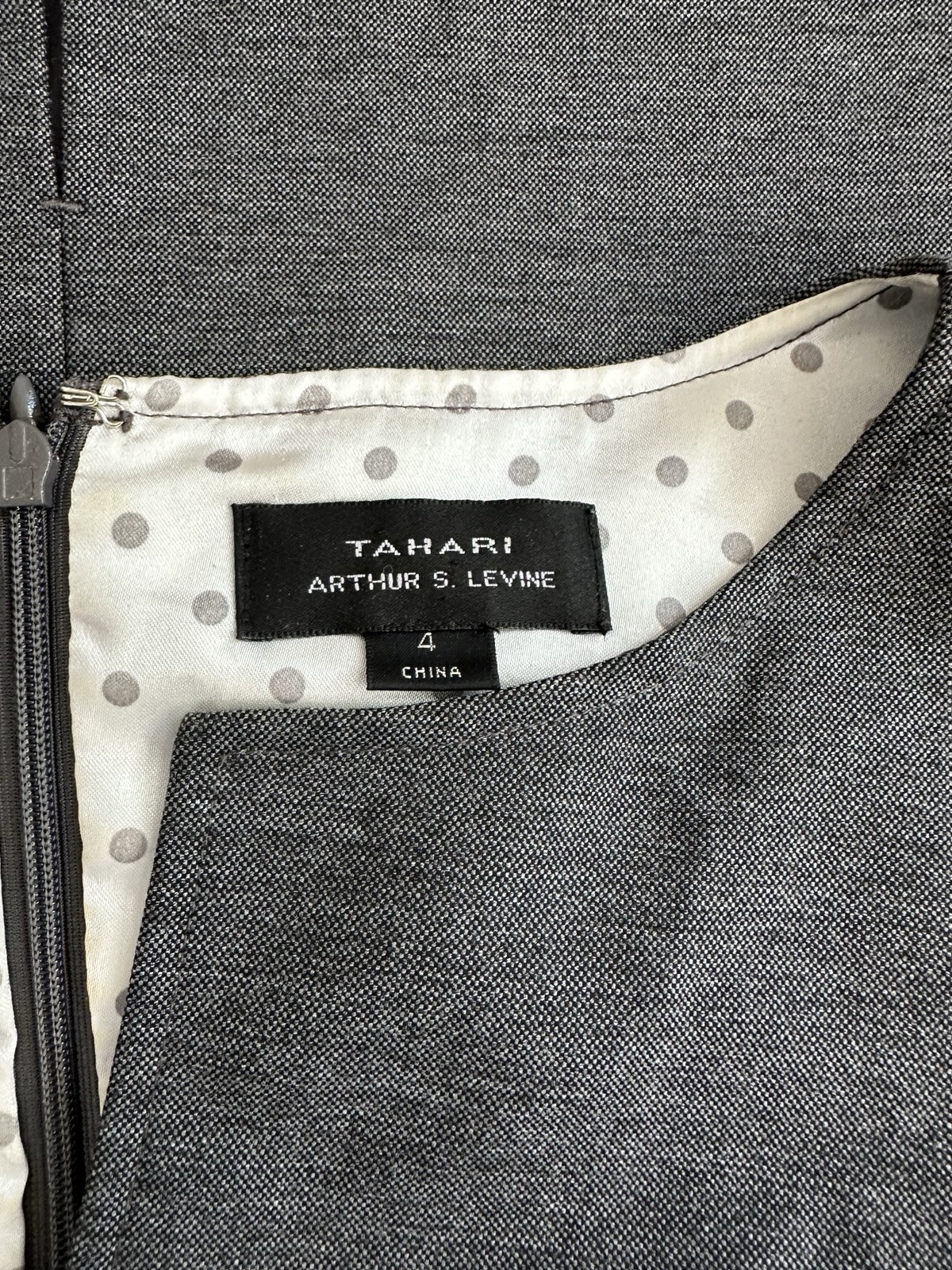 Tahari Arthur S. Levine Gray Belted Sheath Dress Cap Sleeve Notch Neck Size 4