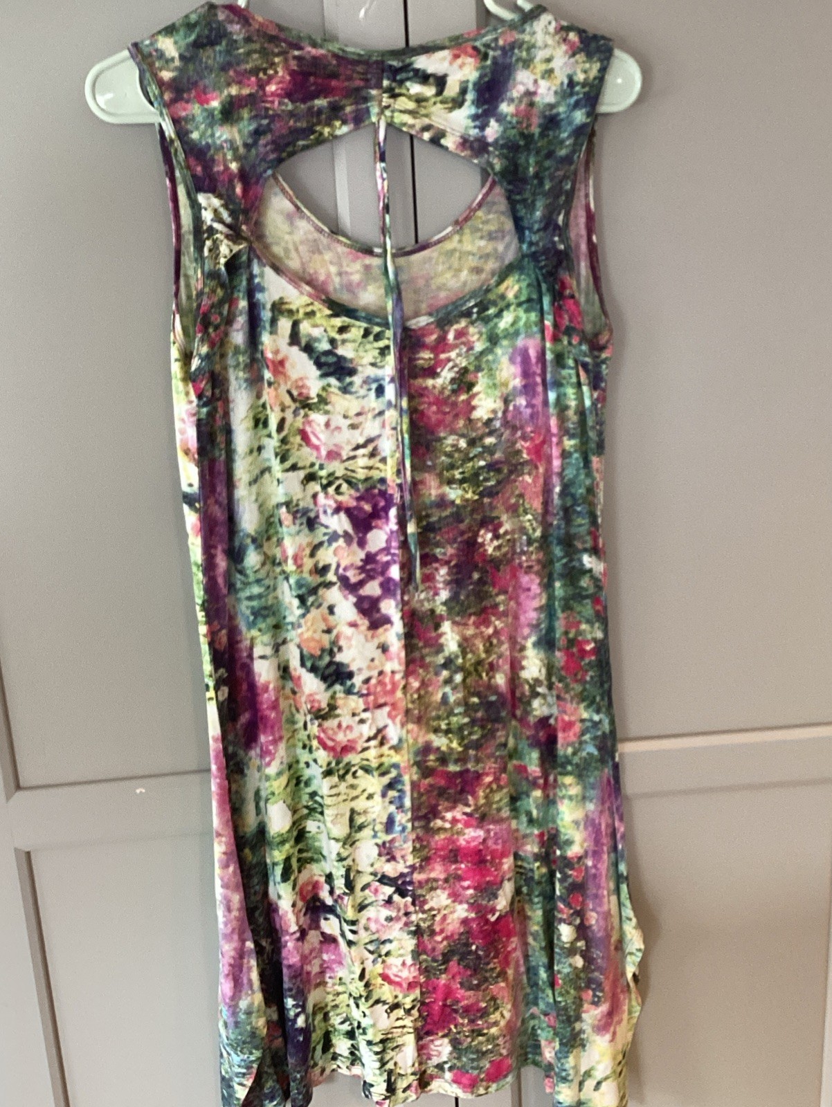 Parsley & Sage Rayon Blend Watercolor SleevelessTie Back Cut out Dress S