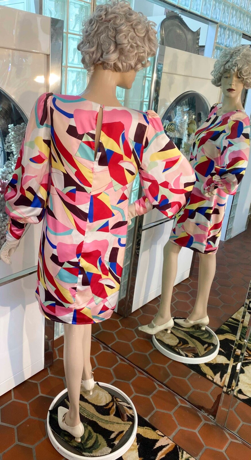 1970s copy Mini Dress Shift Size 6 Colorful Psychedelic Mod Puff Sleeve NWOT