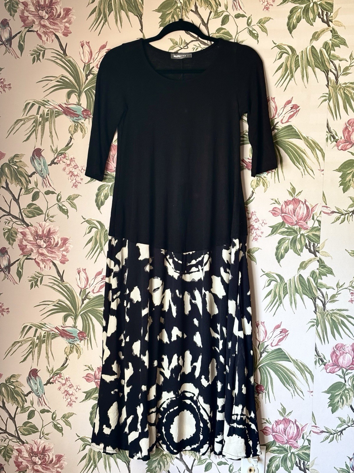 Alembika Women’s Size 0 Black And White Viscose Dress – Made in Israel