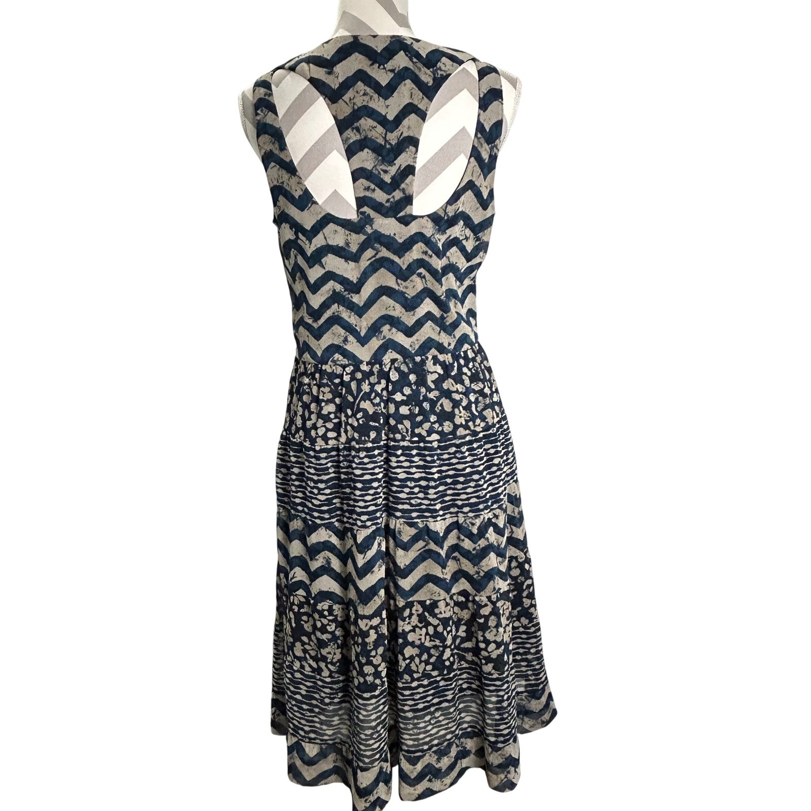 Betsey Johnson Chiffon Navy Teal Tan Womens Dress Sleeveless Chevron Knee Length