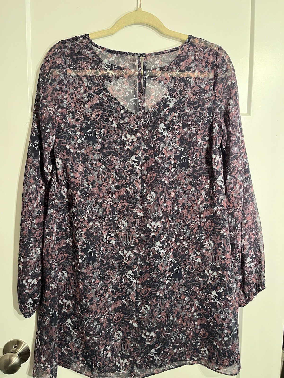 BCBGeneration Chiffon Floral Keyhole Long Sleeve Shift Dress Purple Black Small