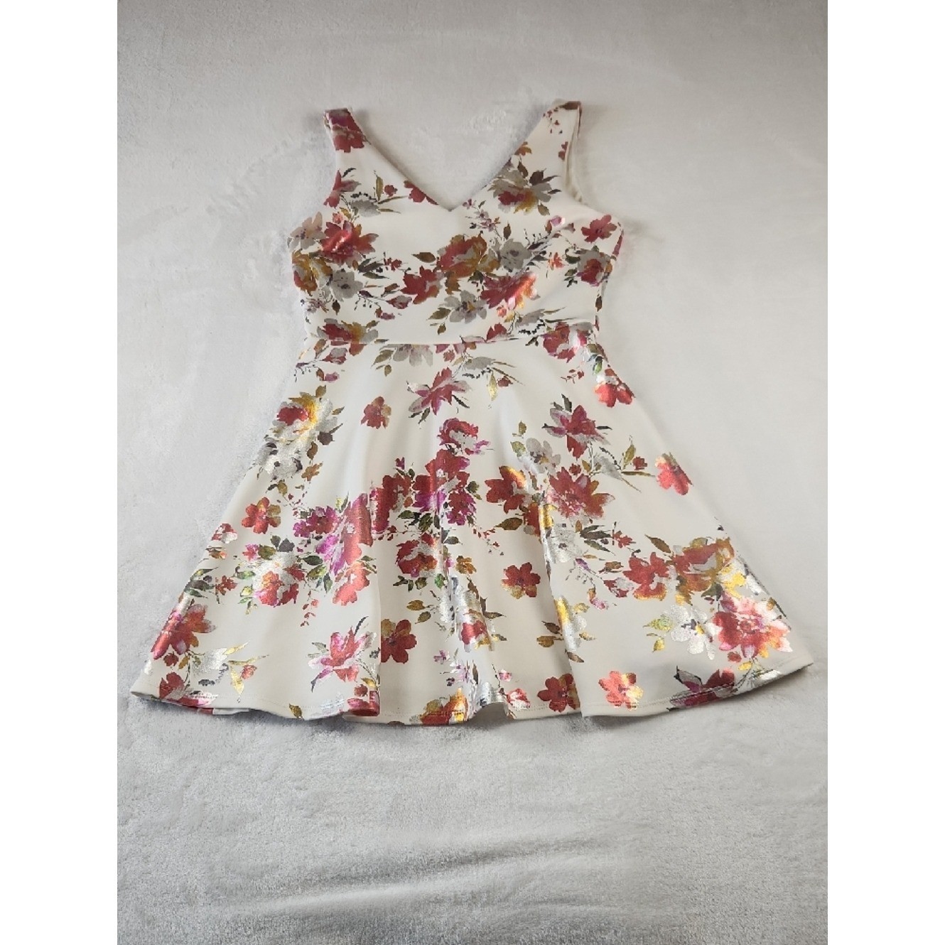 Soprano Floral Fit and Flare Sleeveless Dress Size Large V Neck Zipper Back