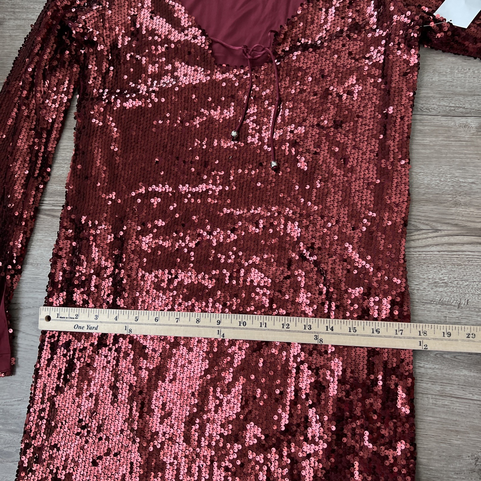 Elodie Bell Sleeve Sequin Mini Dress Womens L Burgundy V Neck New