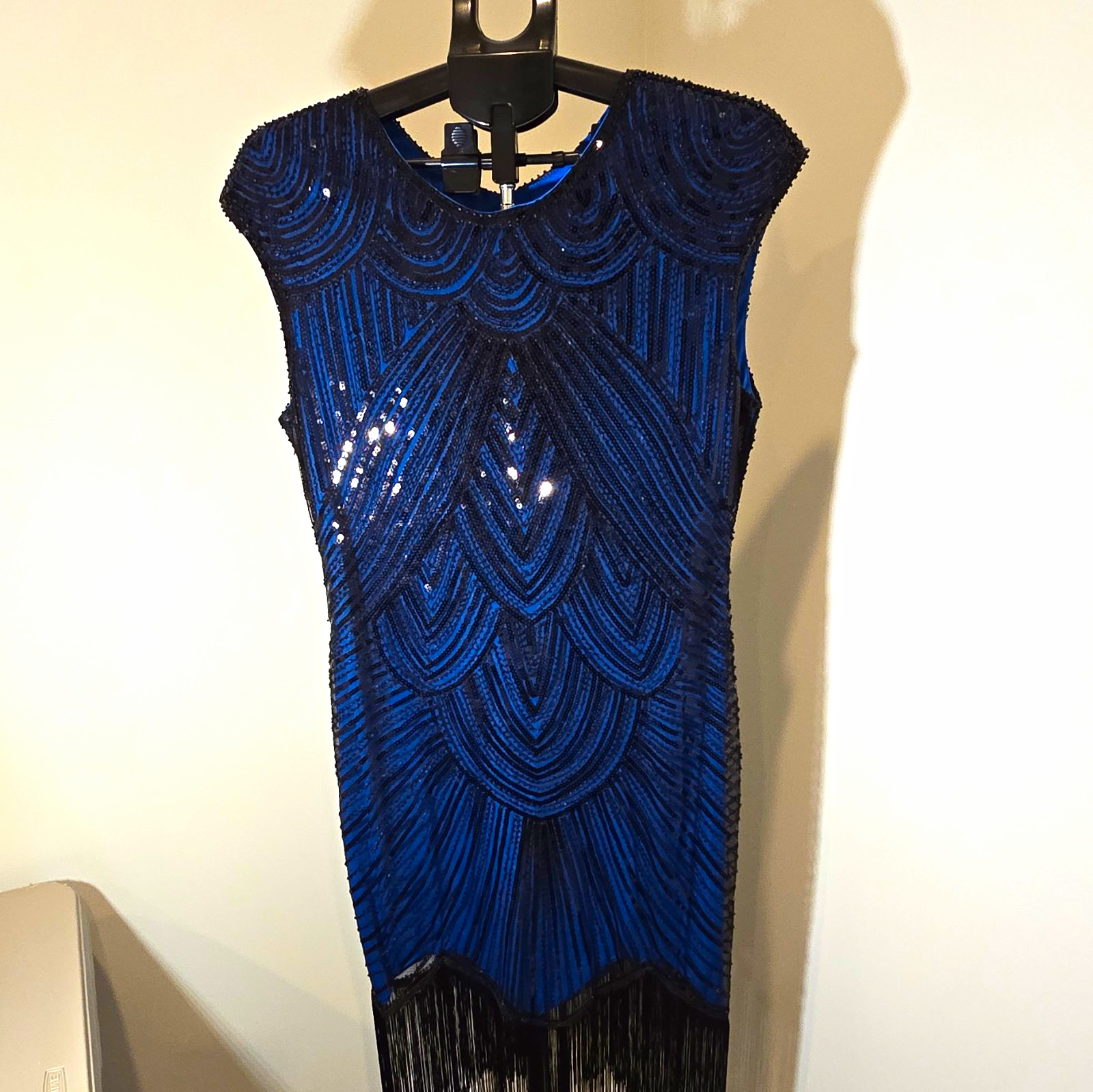 Women’s L Blue/Black Geometric Sheath Dress Round Neck Sequin Fringe Knee