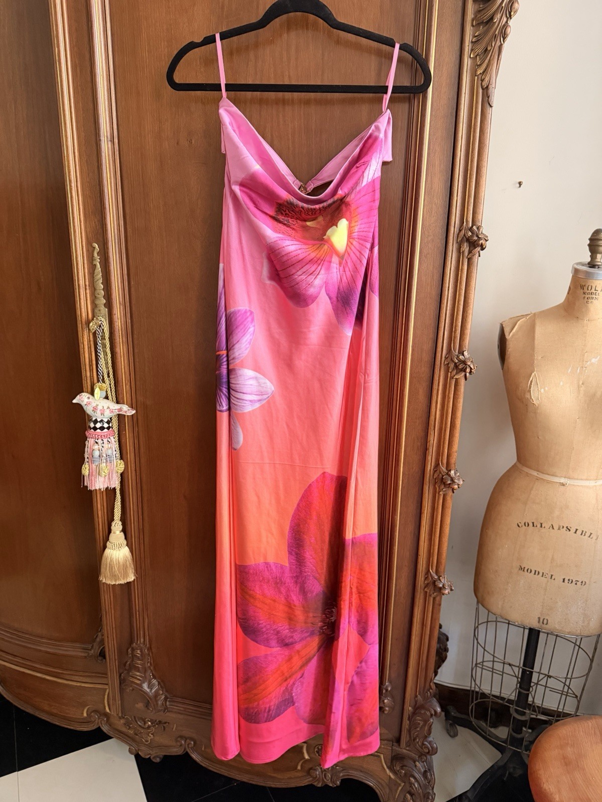 NWT Runaway The Label Chara Maxi Dress in Cosmo Ombre Floral Pattern Sz Medium