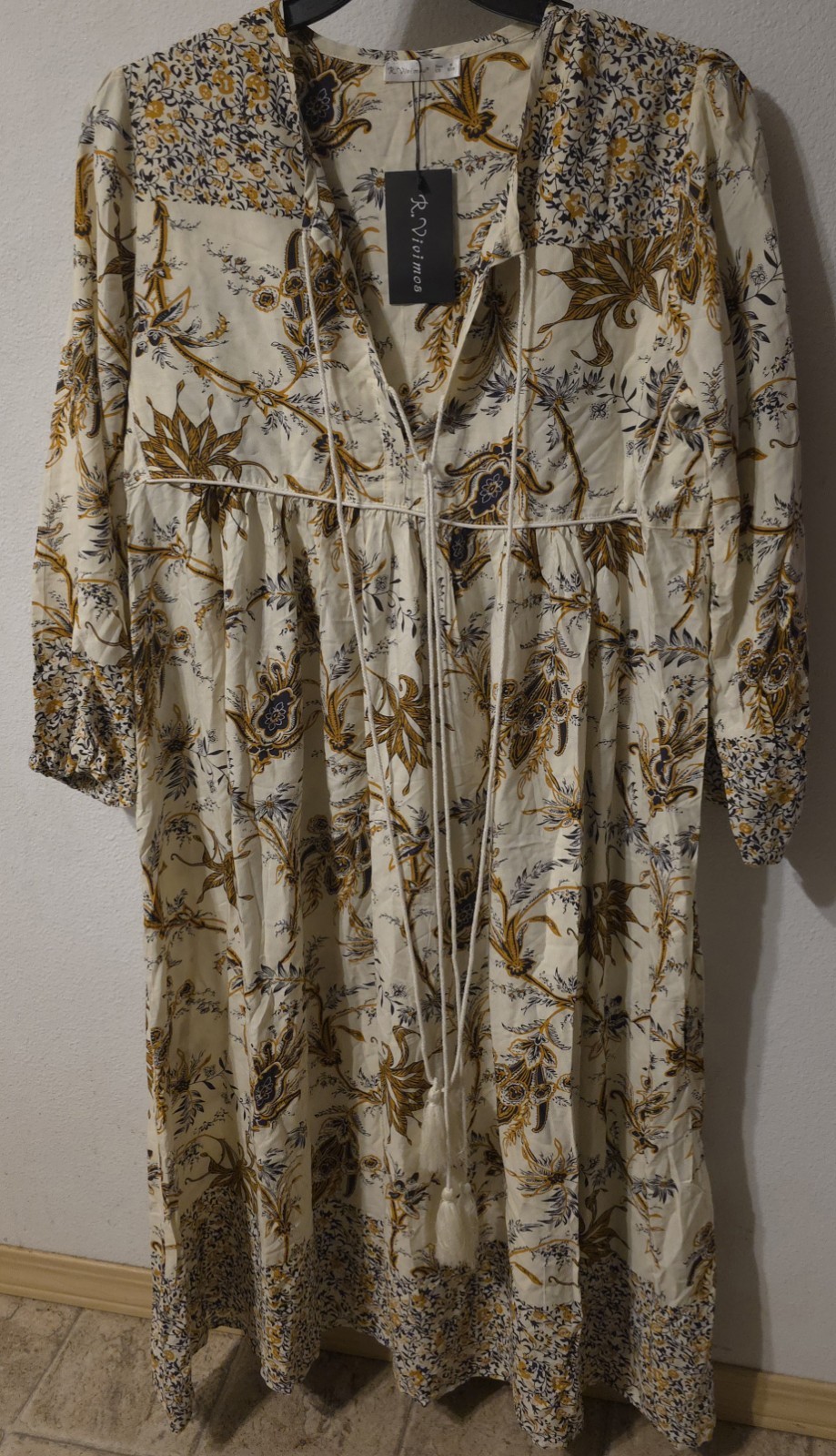 R. Vivimos Midi Dress M 8/10 Floral Ivory Gold 3/4 Slv V Neck Boho NWT Tassels