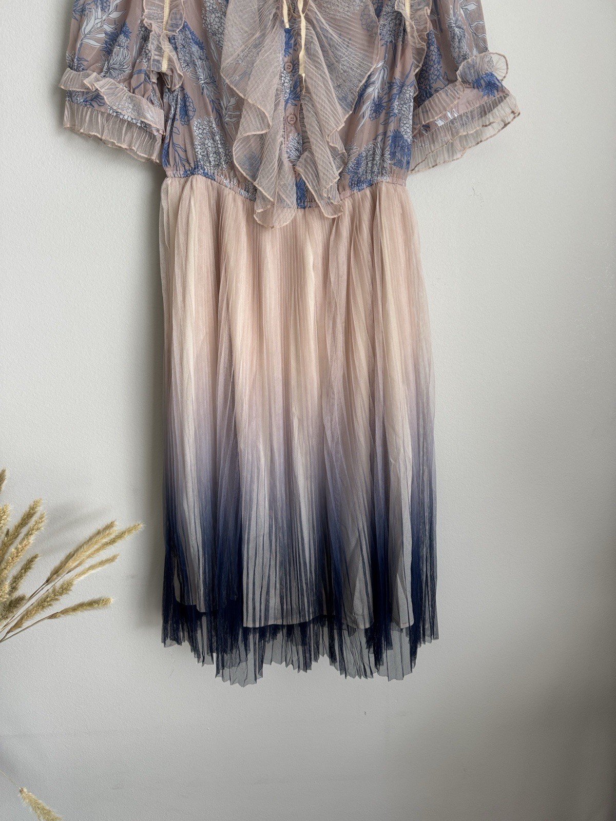Chicwish Gradient Pleated Mesh Tulle Midi Dress Romantic Ruffle Size L NWT