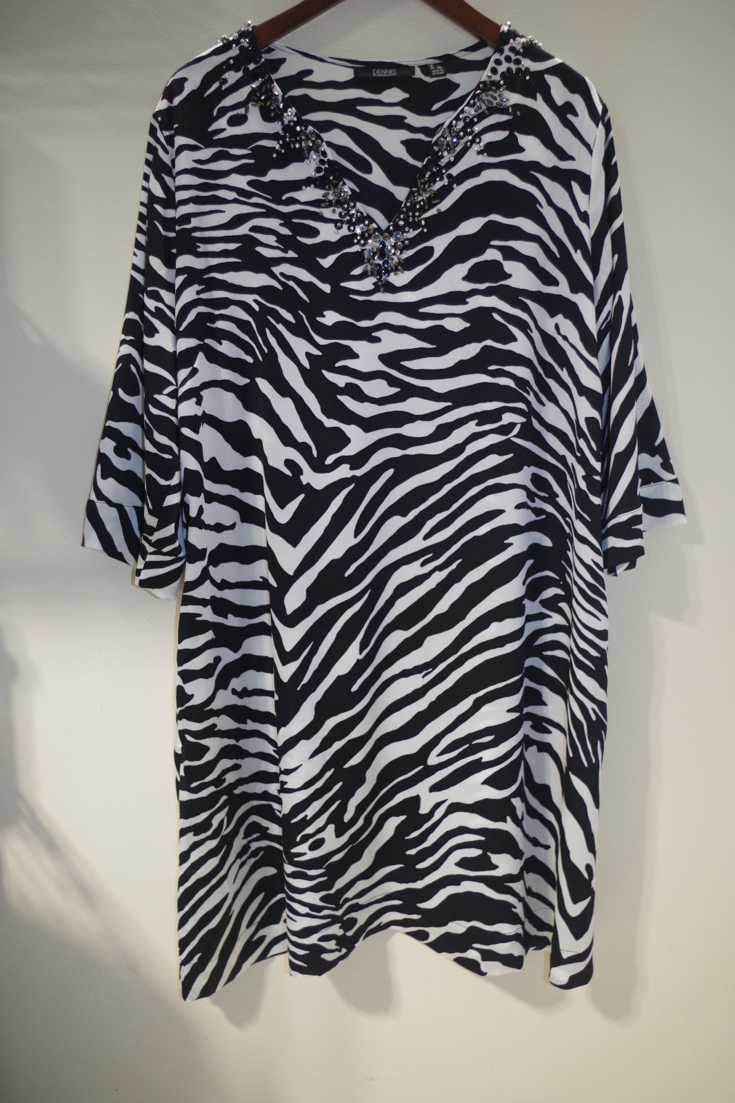 Y1 Dennis by Dennis Basso Black & White Zebra Print Embellished Dress 1X V Neck