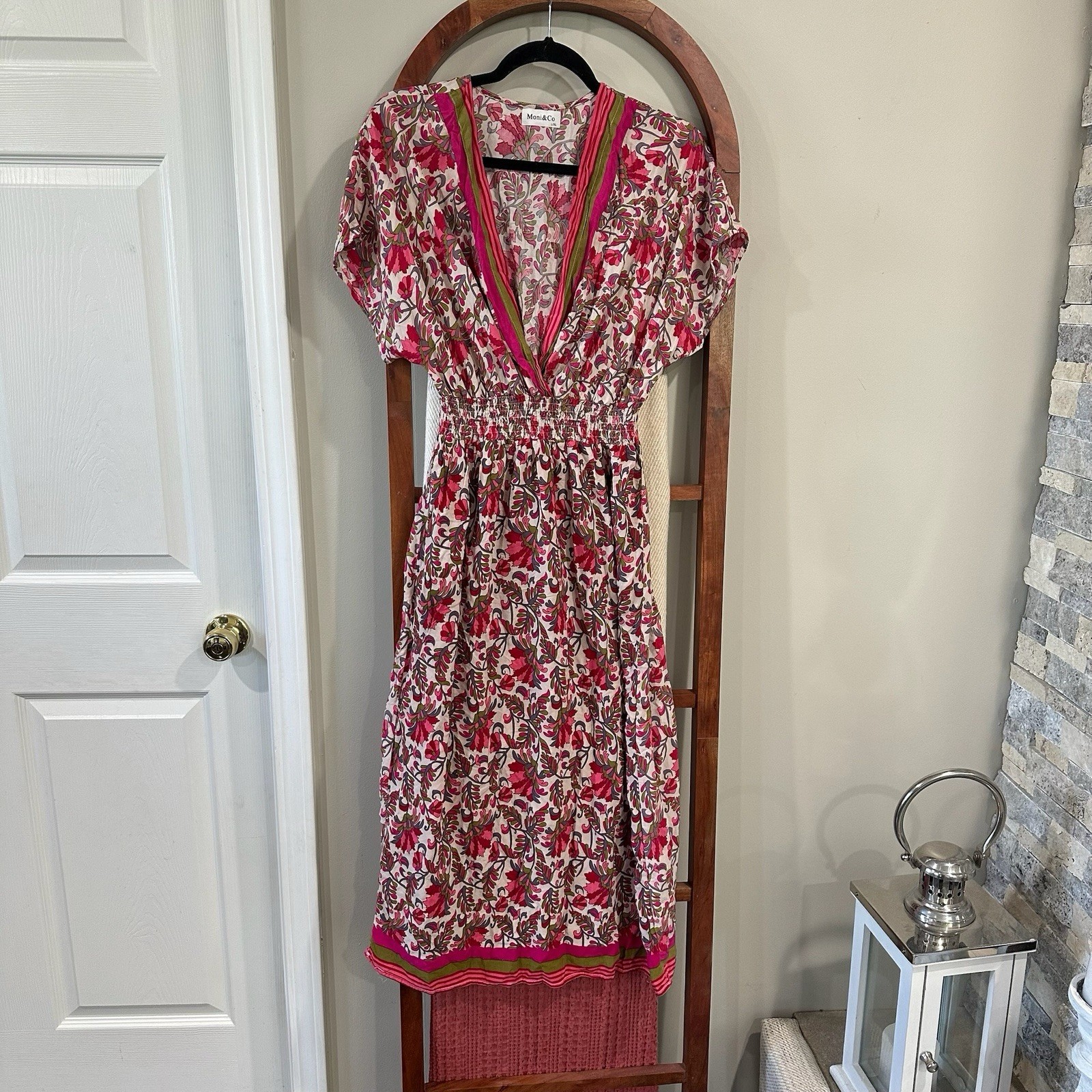 Moni & Co Floral Pink V-Neck Dress Women’s Size L/XL