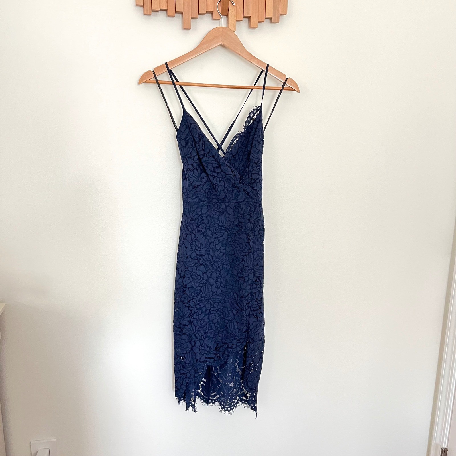Lulus Navy Blue Lace Cocktail Dress Small V-Neck Cross Back Adjustable Straps