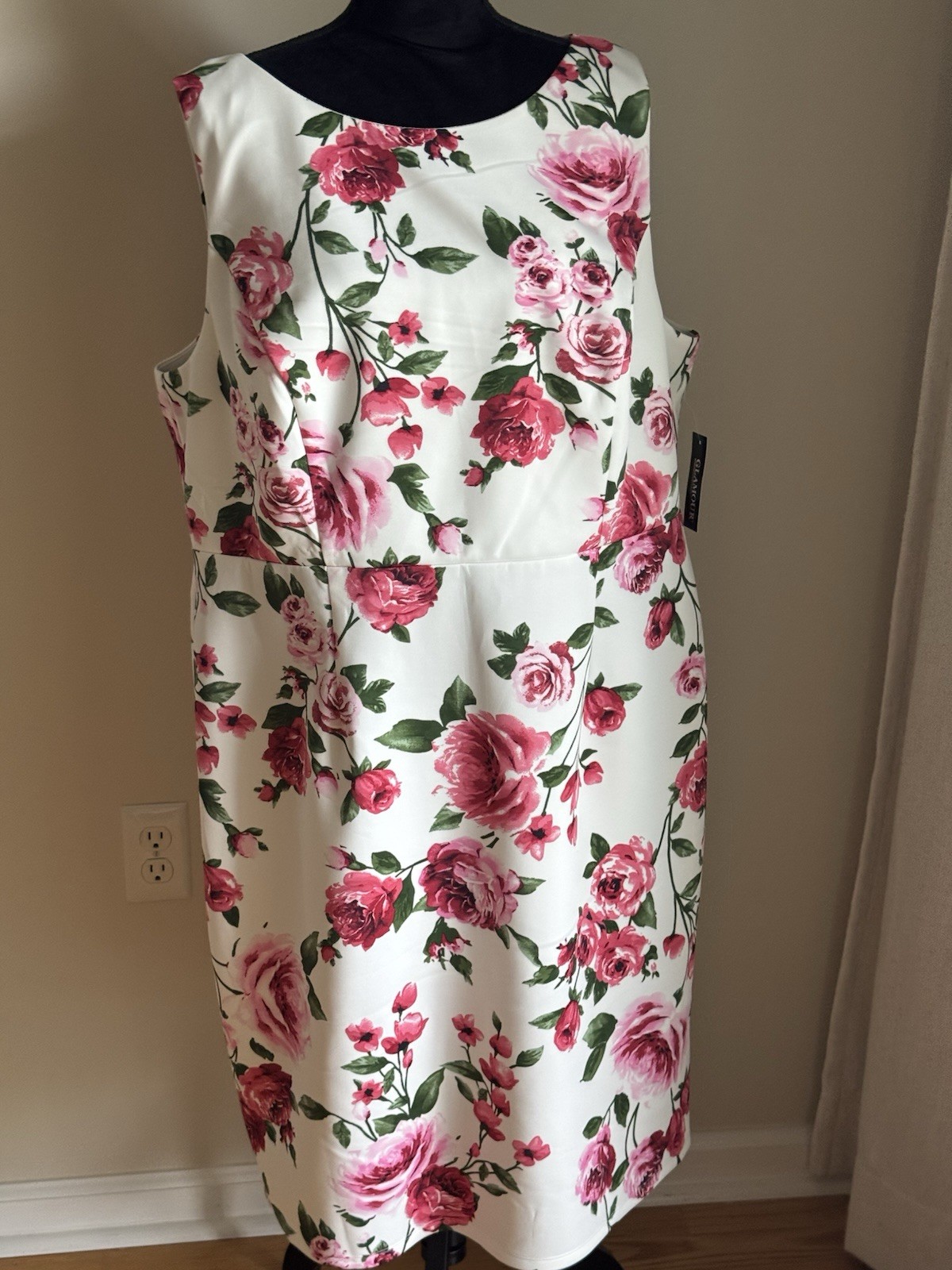 Glamour Plus Size 20 W Pencil SleevelessDress Knee Length White Floral Roses NWT