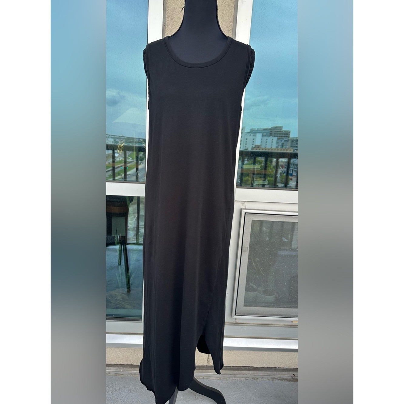 Frank and Eileen Easy Side Slit Tank Midi Dress in Dark Navy. Size S