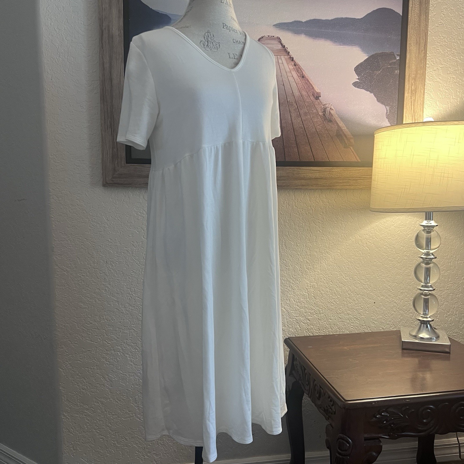 Stevie Hender White Solid V-Neck Short Sleeve A-Line Knit Midi Dress M