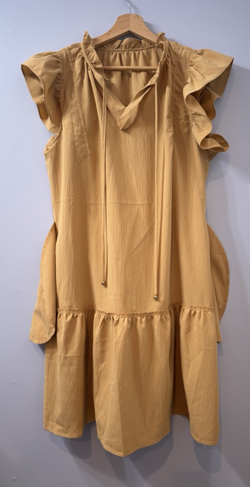 Women’s Tan Solid V-Neck Flutter Sleeve Shift Dress Ruffle Tie Pullover L