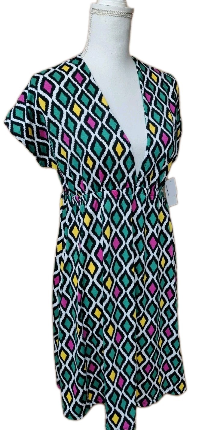 • NWT Choose Dominican Republic Womens V-Neck A-Line Tunic Dress Medium Multi.
