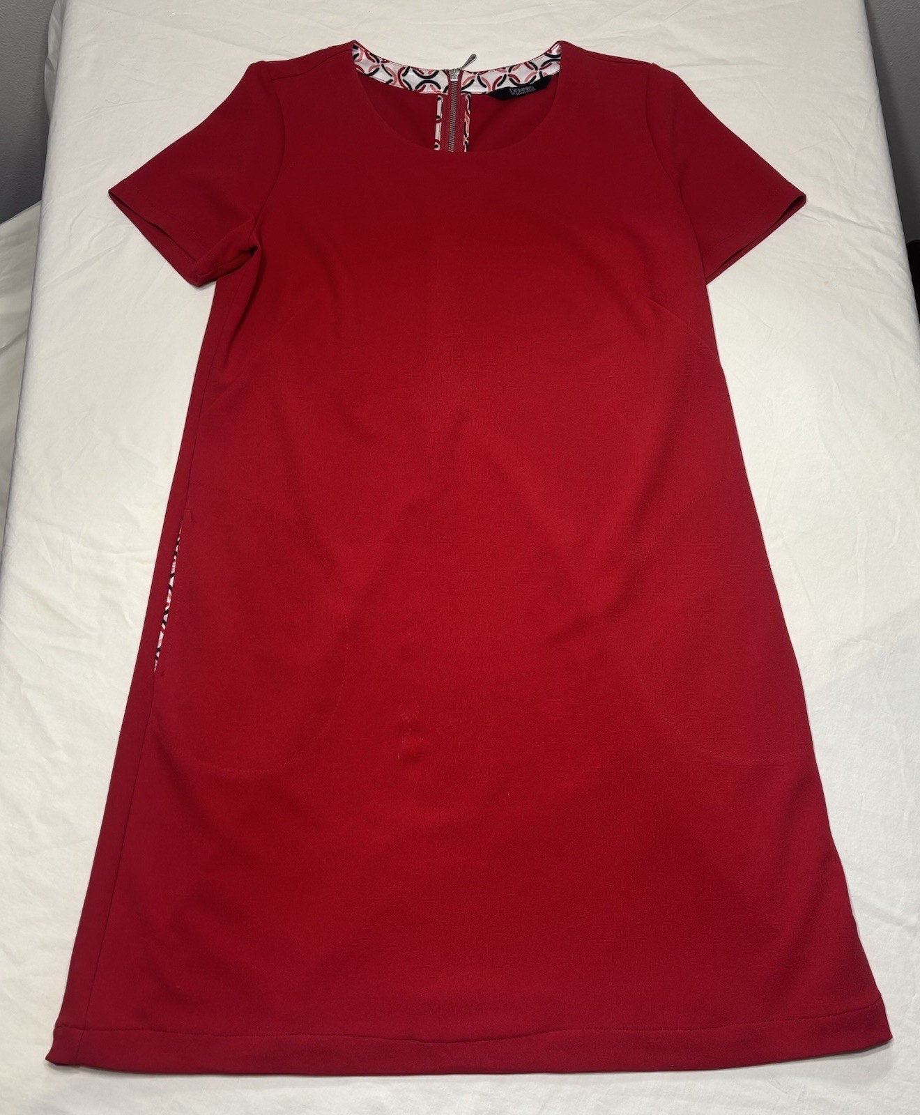 Dennis by Dennis Basso Shift Dress Size 10 Red Short Sleeve Pockets Zip Back